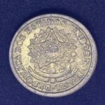 50 Centavos  1956  Bronze-Alumínio   FC   (módulo reduzido)  Série Armas da República - Imagem 2