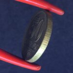 50 Centavos  1956  Bronze-Alumínio   FC   (módulo reduzido)  Série Armas da República - Imagem 3