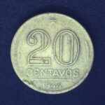 20 Centavos 1944  Bronze-Alumínio   MBC   c / sigla   GETÚLIO VARGAS