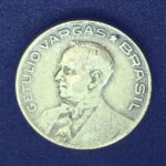 10 Centavos 1946  Bronze-Alumínio  MBC   s/sigla   GETÚLIO VARGAS - Imagem 2