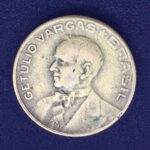 10 Centavos 1945  Bronze-Alumínio  MBC   s/sigla   GETÚLIO VARGAS - Imagem 2