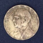 200 Réis 1942  Níquel  Rosa   MBC    GETÚLIO VARGAS - Imagem 2