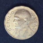 100 Réis 1942  Níquel Rosa   MBC     GETÚLIO VARGAS - Imagem 2