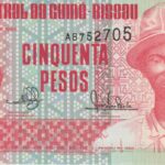P 10 -  GUINE BISSAU 50 PESOS 1990  FE