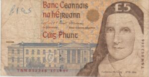 P 75 -  IRLANDA 5 POUNDS BC/MBC