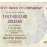 P 46 - ZIMBABWE 10000 DOLARES 2006 MBC