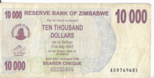 P 46 - ZIMBABWE 10000 DOLARES 2006 MBC
